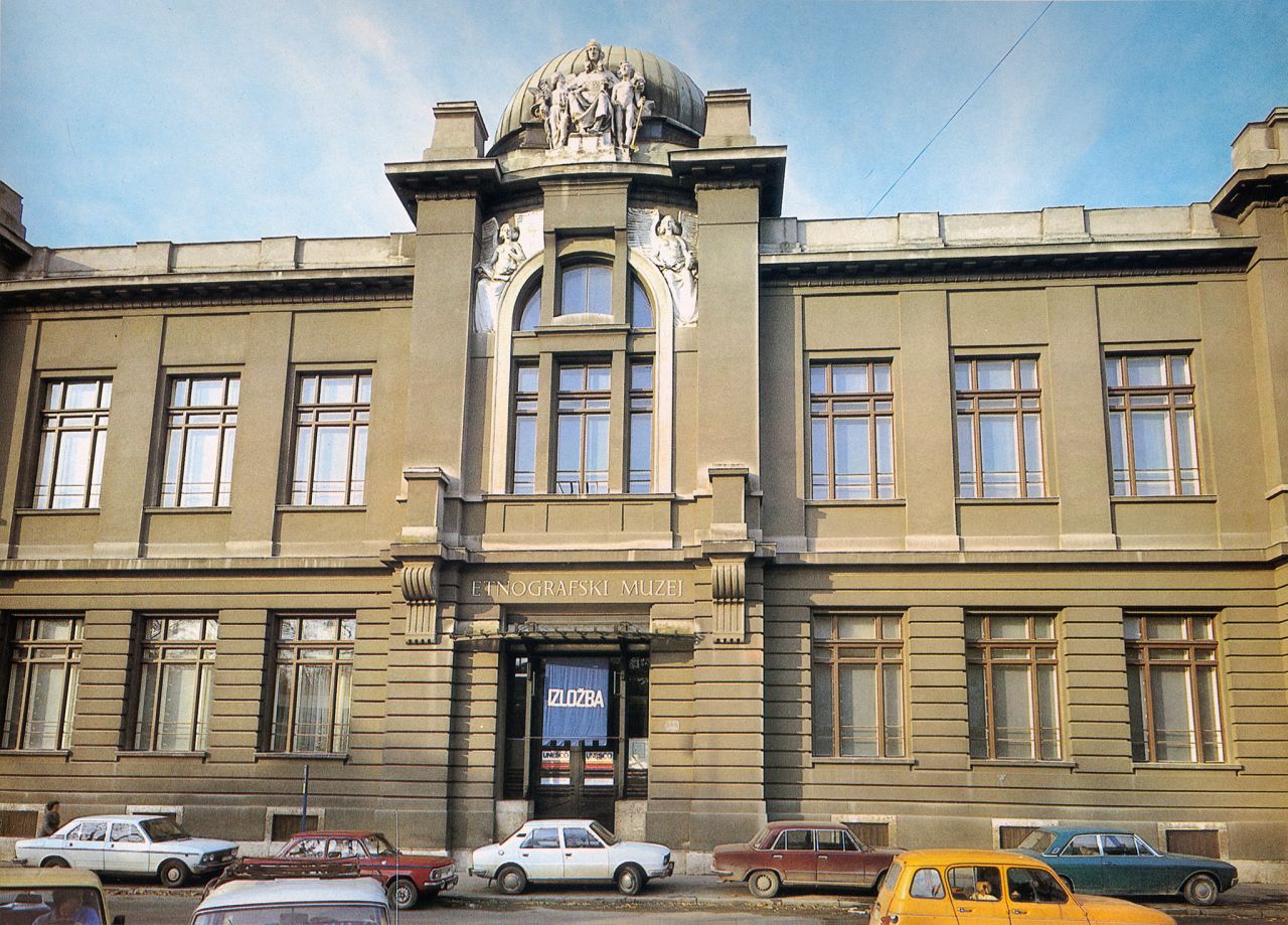 Trg Mažuranića oko 1975.-1980. godine. Etnografski muzej